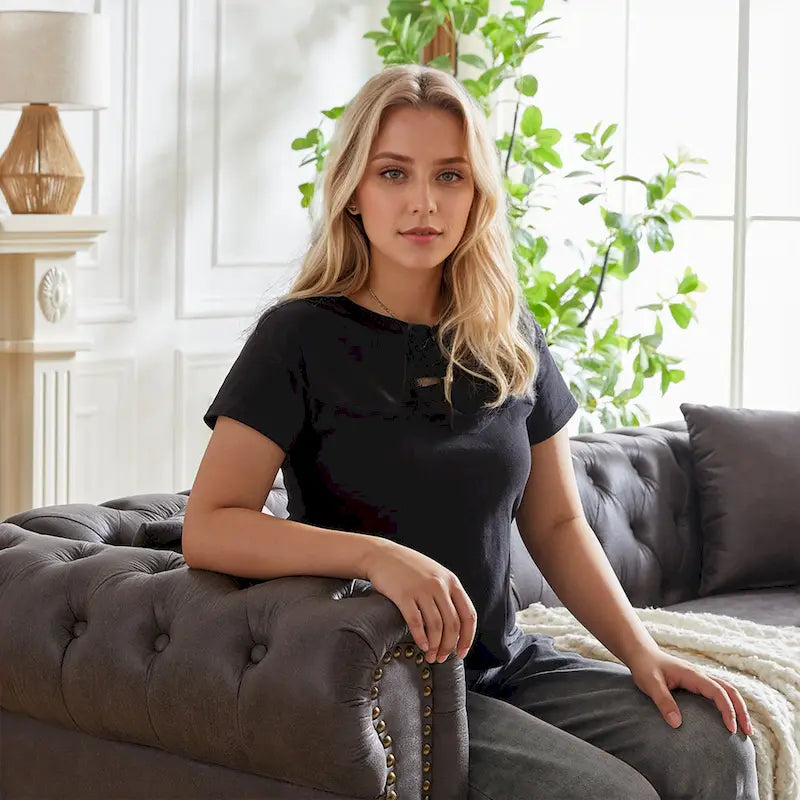 216,5 cm breites Chesterfield-Sofa mit 3 Sitzplätzen aus Tech-Gewebe und Kissen