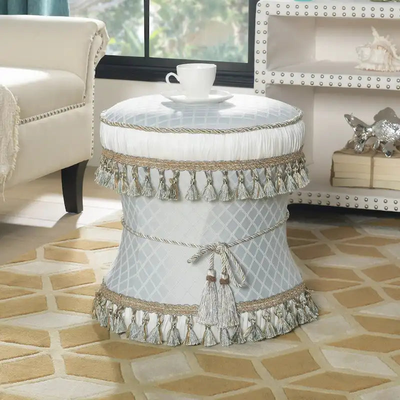 Decoratieve zandlopervormige poef voor de kaptafel met koordafwerking - 16x16 in.