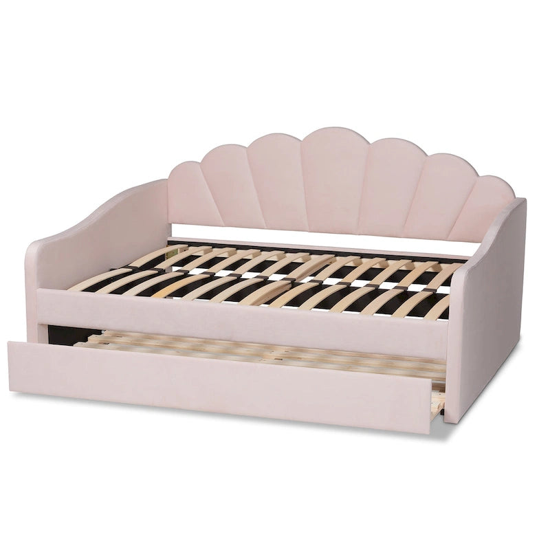 Letto da giorno queen size in velluto rosa chiaro con bordi smerlati e letto estraibile twin