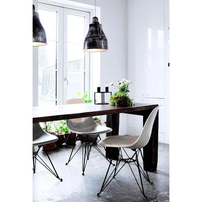 Sedia da pranzo moderna in plastica stampata con gambe in filo metallico Eiffel