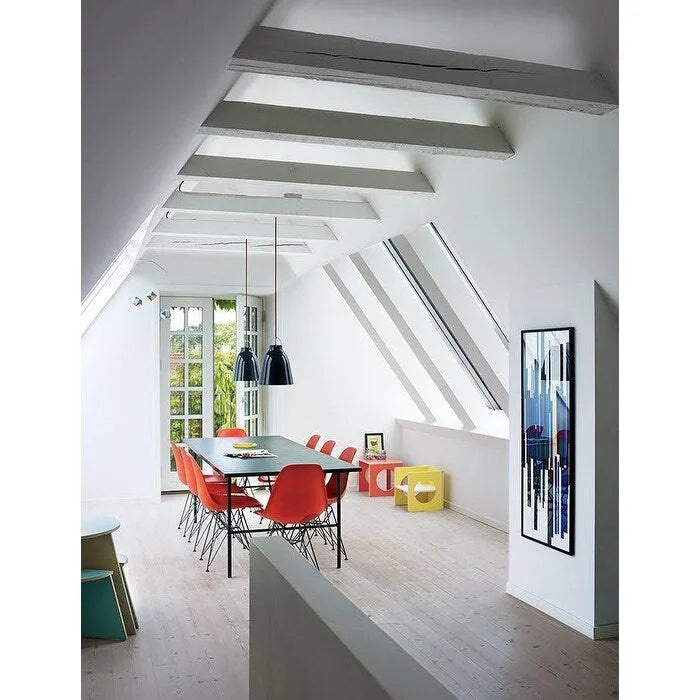 Sedia da pranzo moderna in plastica stampata con gambe in filo metallico Eiffel
