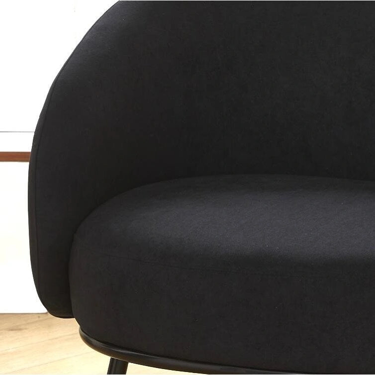 Samt-Akzentstuhl mit tonnenförmiger Rückenlehne im Mid-Century-Stil und Metallbeinen